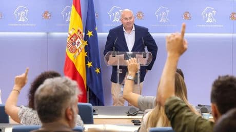 El Congreso tumba el intento de PP y Vox de defender a los agitadores de extrema derecha acreditados como periodistas