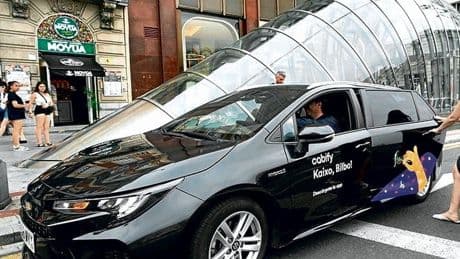 Cabify aspira a tener 90 coches en Bilbao mientras el taxi lo juzga «una amenaza»