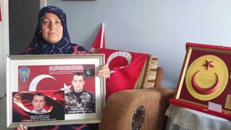 Nazar değer diye yakışıklı evladımıza bakamazdık bile