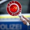 Verkehrskontrolle: Kontrolle eines Autos eskaliert - Alkohol bei 14-Jähriger