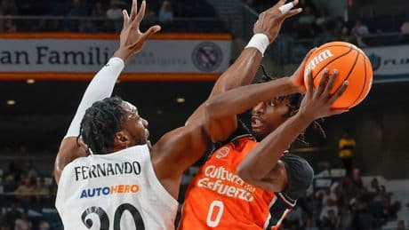 El Real Madrid sigue firme en la ACB y derrota al Valencia: 96-89