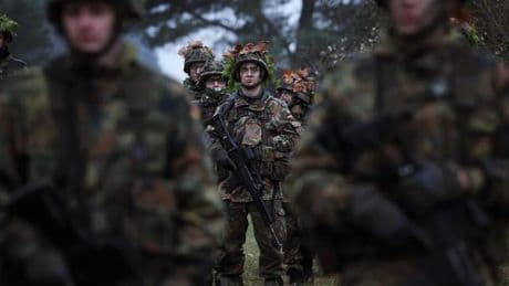 Bundeswehr: Jens Spahn fordert rasche Rückkehr zur Wehrpflicht