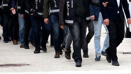 FETÖ'ye eş zamanlı darbe: 5 ilde 10 şüpheli yakalandı
