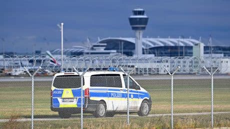 Flughafen München plant Abschiebungsterminal – Kritik von den Grünen