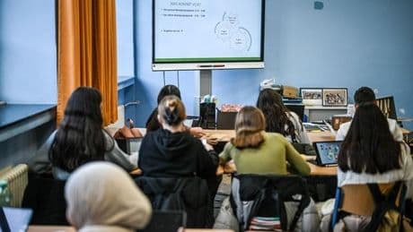 Schulkrise in Berlin: „Müssen Kinder schon 12-Stunden-Tage haben?