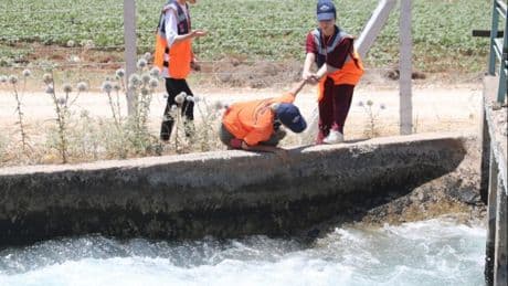 Urfa'da biri çocuk iki kişi sulama kanalında akıntıya kapıldı