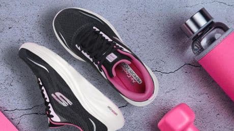 Skechers liquida zapatillas ideales para mujeres de +50: cómodas y bonitas