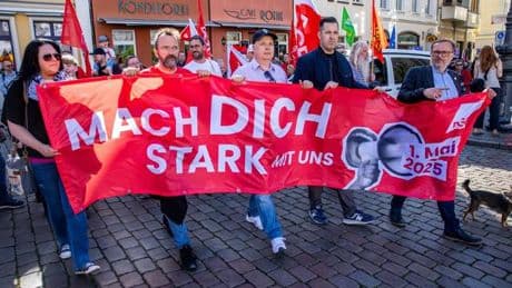 Tag der Arbeit: Hunderte demonstrieren in MV für eine gerechte Arbeitswelt