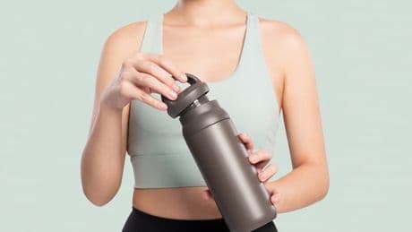 Que vaut vraiment la gourde AirUp, censée aromatiser l'eau sans aucun ajout artificiel?
