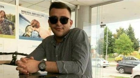 Grecia, in vacanza per il suo addio al celibato, muore travolto dalle onde davanti agli amici: Stefanos Kemos aveva 30 anni, si sarebbe sposato tra poche settimane