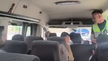 Hakkari'de yolcu kılığında seyahat eden jandarma sürücüyü af etmedi