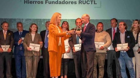 Emotiva gala de celebración de la RUCTL por su 120 cumpleaños: "El toro también es memoria"