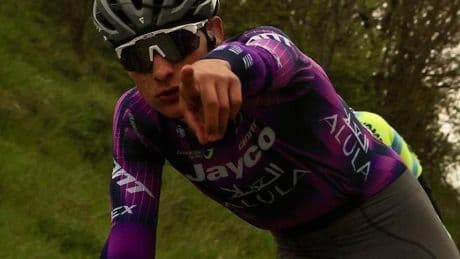 Ancora un dramma nel ciclismo: cade 19enne italiano. È grave