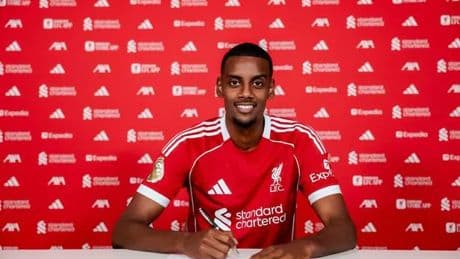 Alexander Isak responds to brutal 37-word Newcastle statement with farewell message