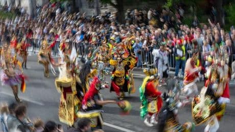 Straßenfest und Umzug: Karneval der Kulturen bietet Neues und Bewährtes