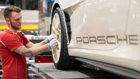 Porsche subit une chute des ventes en Chine et l’incertitude aux Etats-Unis