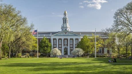 Las dotaciones de la Ivy League venden participaciones en fondos de capital riesgo ante las dificultades del sector