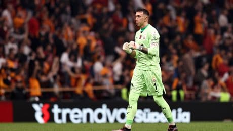 Muslera, Türk futbol tarihine geçmeye hazırlanıyor