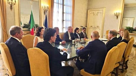 Acciaio, incontro in Prefettura a Genova con il ministro Urso sull’ipotesi di un forno elettrico a Cornigliano | Video | Foto