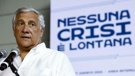Guerra ucraina, Tajani: «Niente truppe, aiuteremo Kiev con lo sminamento». E chiude il caso Macron