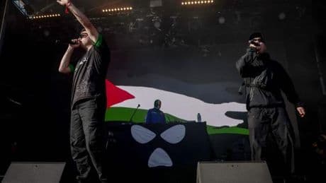 Le groupe Kneecap, dont l’un des membres est poursuivi par la justice britannique pour soutien au Hezbollah, annule sa tournée américaine