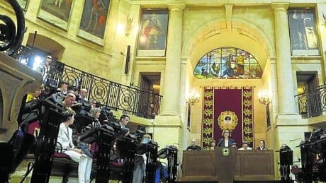 Las Juntas Generales recortan su calendario laboral y no celebrarán sesiones en julio