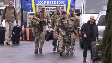 Victoria premier calls on suspected Porepunkah shooter to surrender as search enters third day
