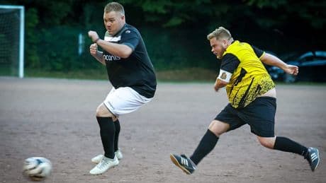 Fußball für Übergewichtige - Willkommen in der „Pfundsliga“