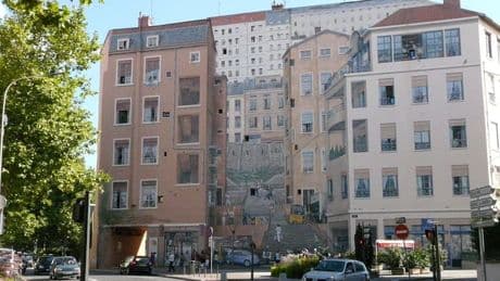 Lyon: en piteux état, le mur supportant la fresque des Canuts frappé d'un arrêté de péril