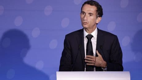 Cession de l’Italie, reconduction de Bompard : Carrefour lance sa contre-offensive boursière