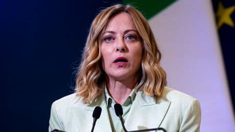 Riarmo, energia, riforme, ma anche Gaza: Meloni con l’elmetto  in Senato