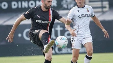 El Sporting amarga el debut en casa del Ceuta
