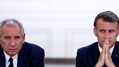 Frankreichs Premier verliert Vertrauensabstimmung – Mélenchon fordert Macrons Rücktritt