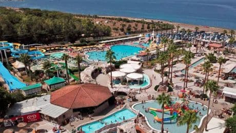 Gallipoli, tragedia in piscina: bimbo di 7 anni cade in acqua, è gravissimo