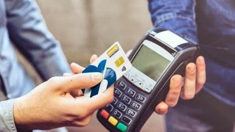 Carte elettroniche, salgono le frodi: quasi 3 milioni di italiani coinvolti