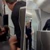 KIJK. "Ik wil die flikker vragen waarom we te laat zijn": Braziliaanse probeert cockpit te bestormen door vertraging