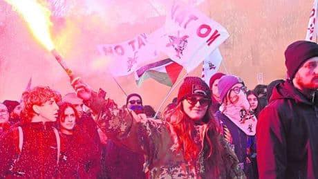 Trent'anni di devastazioni fatte passare per "lotta politica"