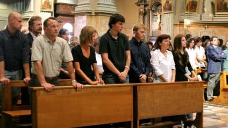 Garlasco, le teorie alternative sul delitto di Chiara Poggi: tra santuario, suicidi e impronte scomparse
