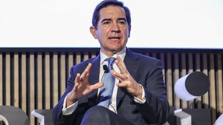 BBVA revisa las sinergias previstas en la OPA tras el 'megadividendo' aprobado por los socios de Sabadell