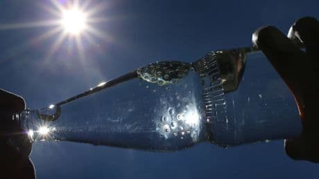 Wasserflaschen im Sommer: „Ab 20 Grad fangen die Bakterien an, sich zu vermehren“
