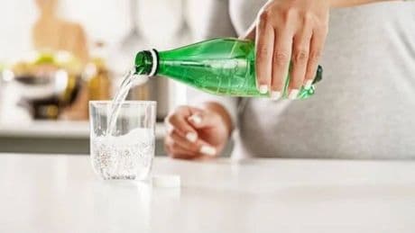 Sıcaklar için uyarı: Ödemle başa çıkmak için maden suyu tüketilmeli