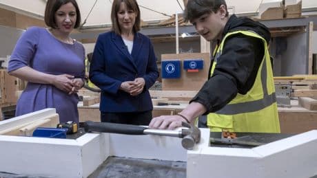 Government announces major changes to apprenticeships in new shake up