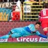 Antwerp-doelman Senne Lammens over transferperikelen: “Man United? Dat is een mooie club, ja”