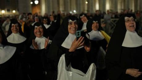 A Rome, la fumée noire s’est fait attendre pour le premier jour du conclave