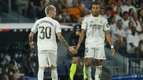 El Real Madrid gana al Osasuna en un debut muy discreto