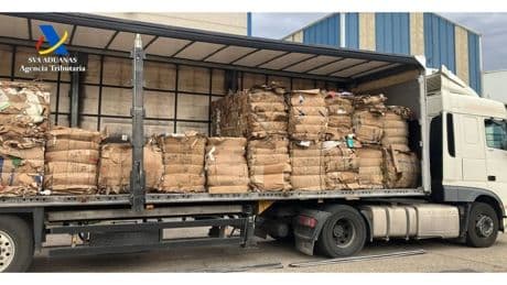 Intervenidos 1.190 kilos de cocaína ocultos entre 335 toneladas de cartón para reciclar que había llegado al Puerto de Barcelona