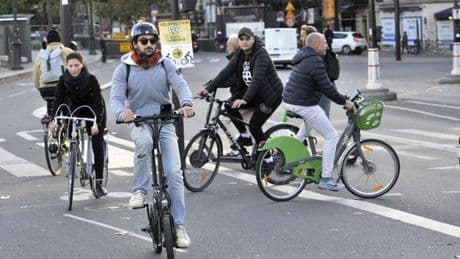 Les Parisiens n’en peuvent plus de leurs cyclistes