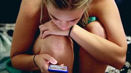 I'm A Surgeon – This Anti-'Tech Neck' Position Actually Makes It Worse