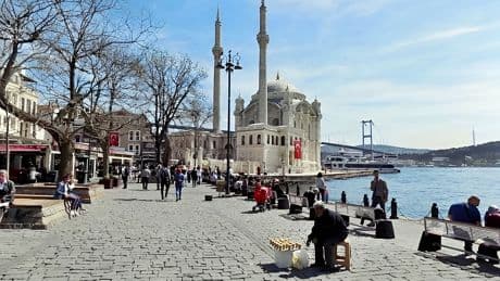 İstanbul'un sembollerinden biriydi: Ortaköy Meydanı'nın adı değişti! Artık o kişinin adıyla anılacak