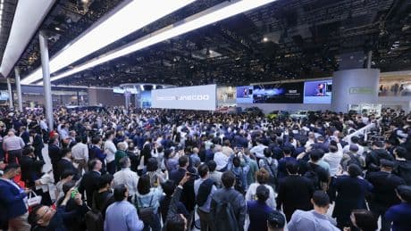 China exhibe el poderío de su industria automovilística en plena guerra comercial con Trump